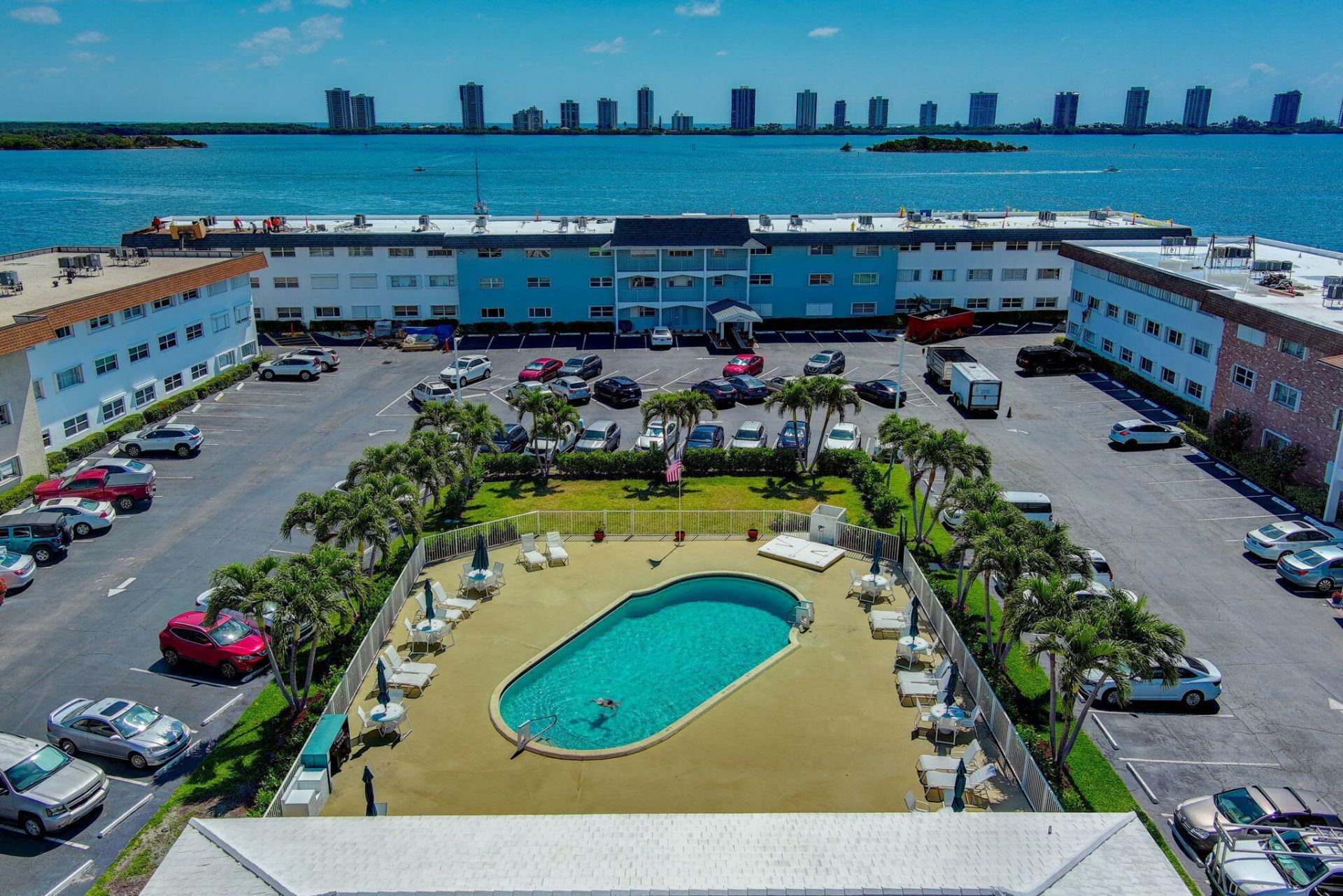 100 Shore Court, Unit 304, North Palm Beach, FL 33408 Photo