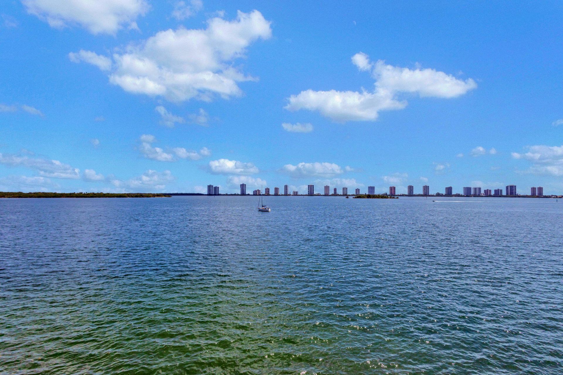 100 Shore Court, Unit 304, North Palm Beach, FL 33408 Photo