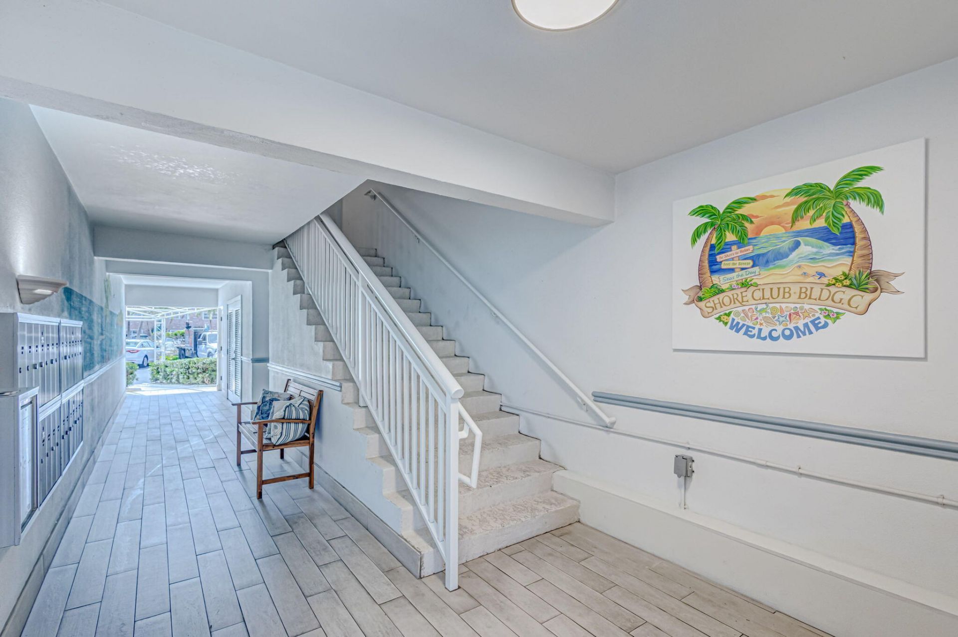 100 Shore Court, Unit 304, North Palm Beach, FL 33408 Photo