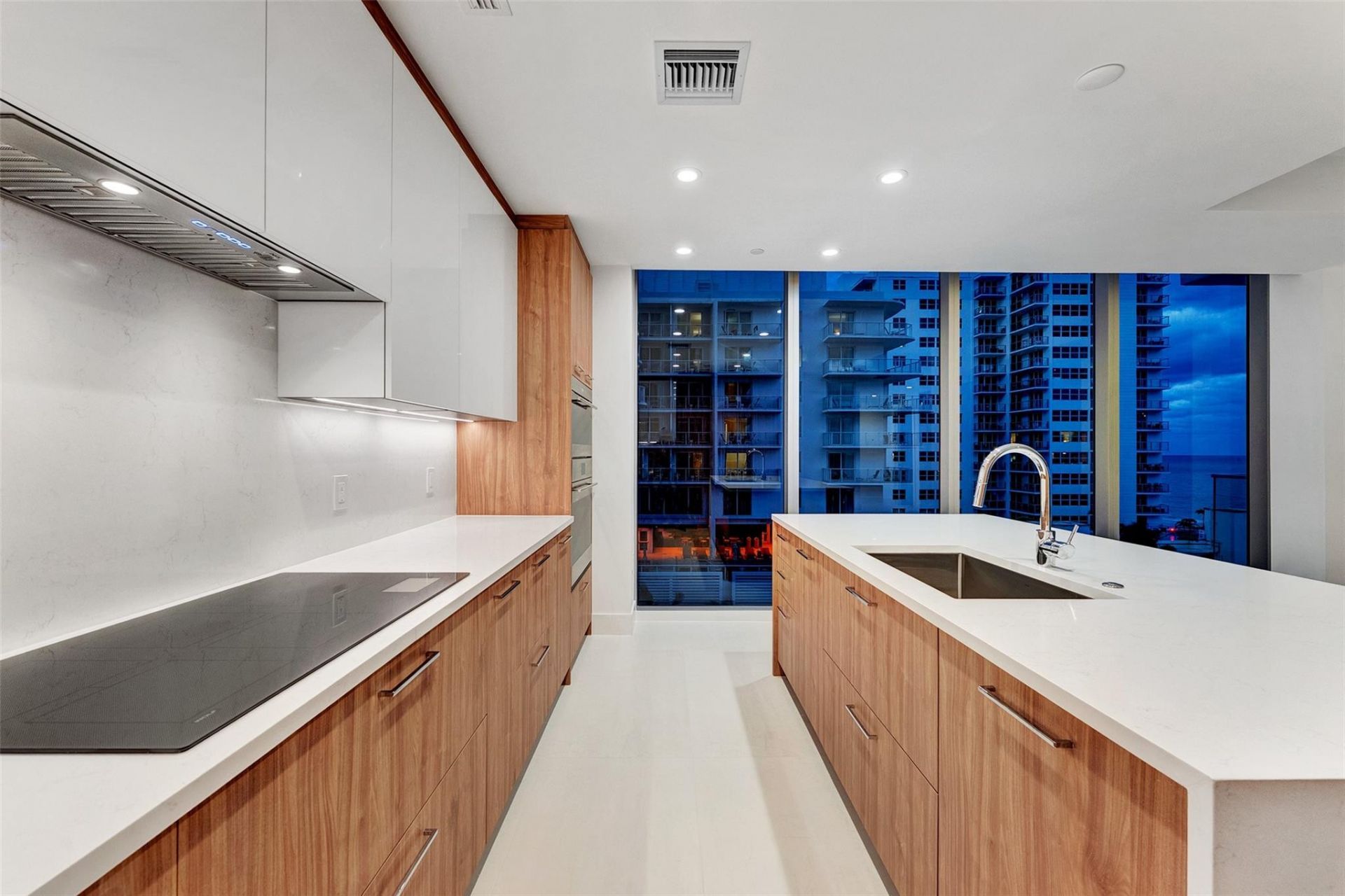 151 N Seabreeeze Boulevard, Unit 504, Fort Lauderdale, FL 33304 Photo