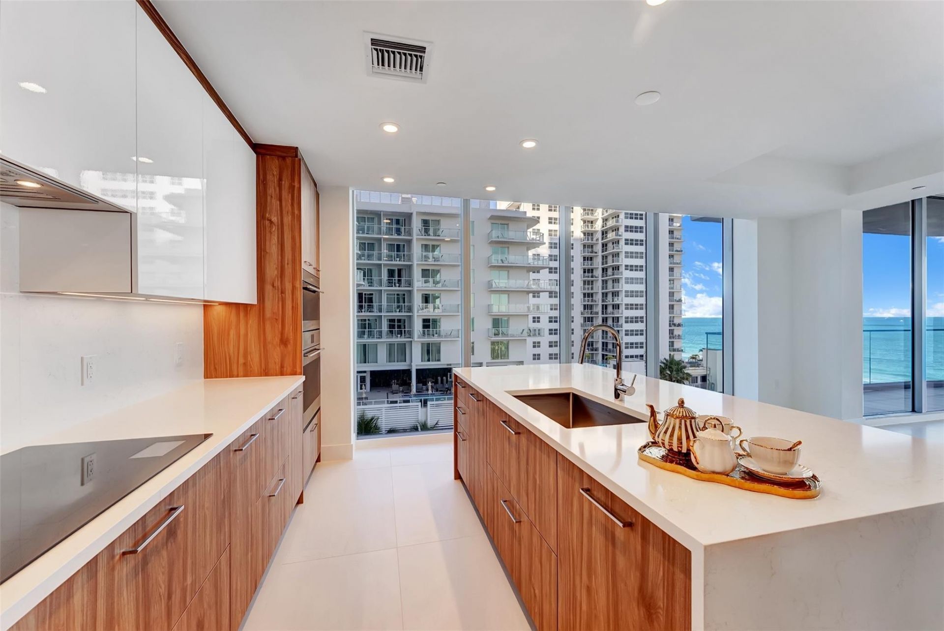 151 N Seabreeeze Boulevard, Unit 504, Fort Lauderdale, FL 33304 Photo