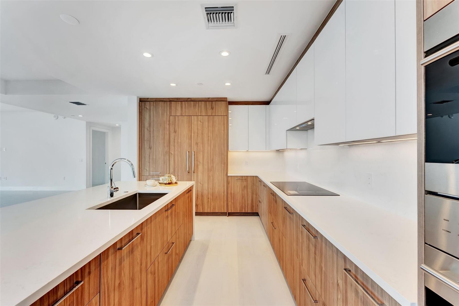 151 N Seabreeeze Boulevard, Unit 504, Fort Lauderdale, FL 33304 Photo