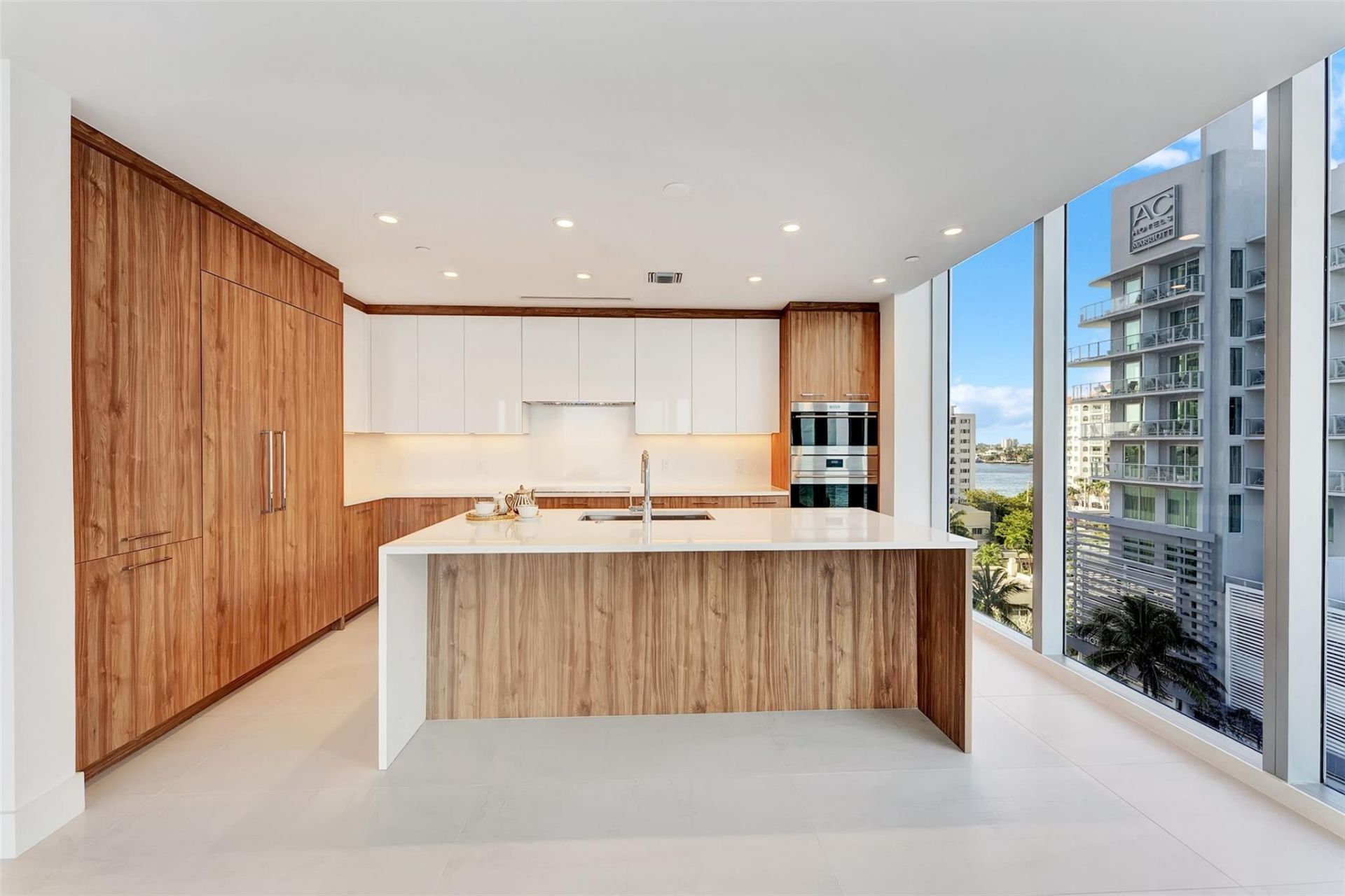 151 N Seabreeeze Boulevard, Unit 504, Fort Lauderdale, FL 33304 Photo