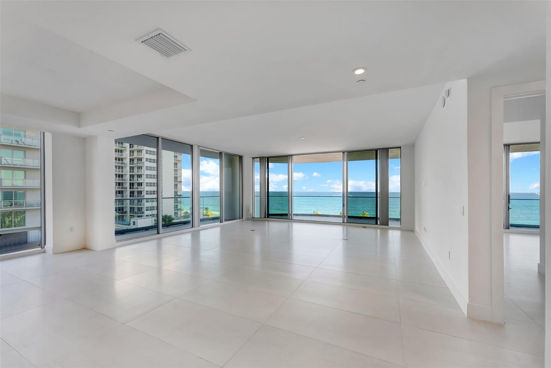 151 N Seabreeeze Boulevard, Unit 504, Fort Lauderdale, FL 33304 Photo