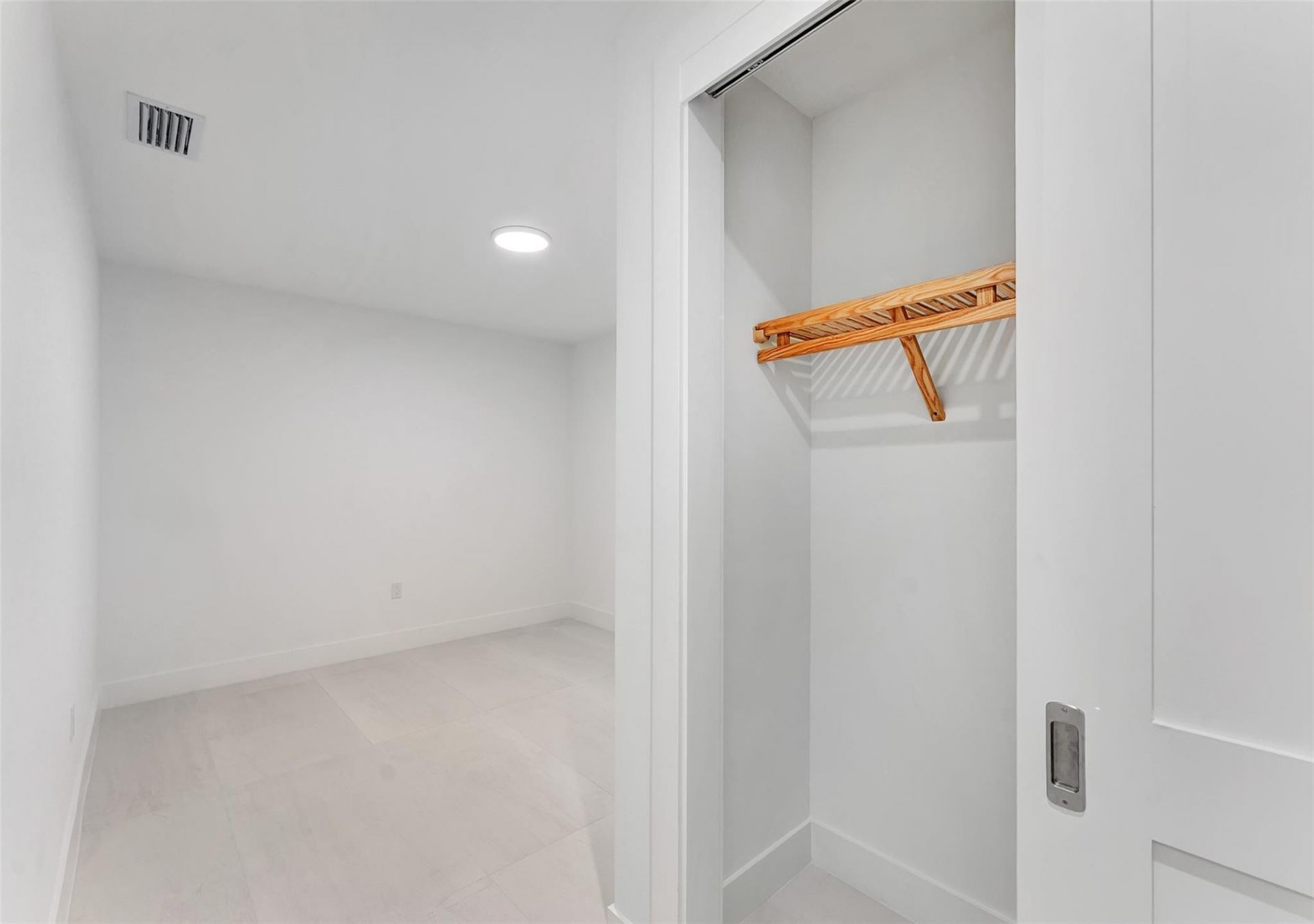 151 N Seabreeeze Boulevard, Unit 504, Fort Lauderdale, FL 33304 Photo