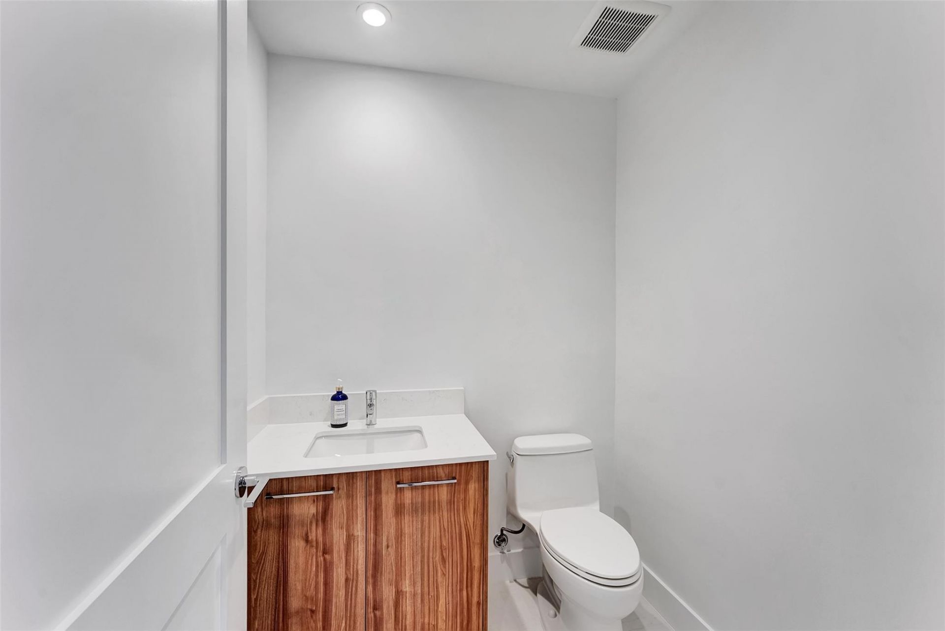 151 N Seabreeeze Boulevard, Unit 504, Fort Lauderdale, FL 33304 Photo