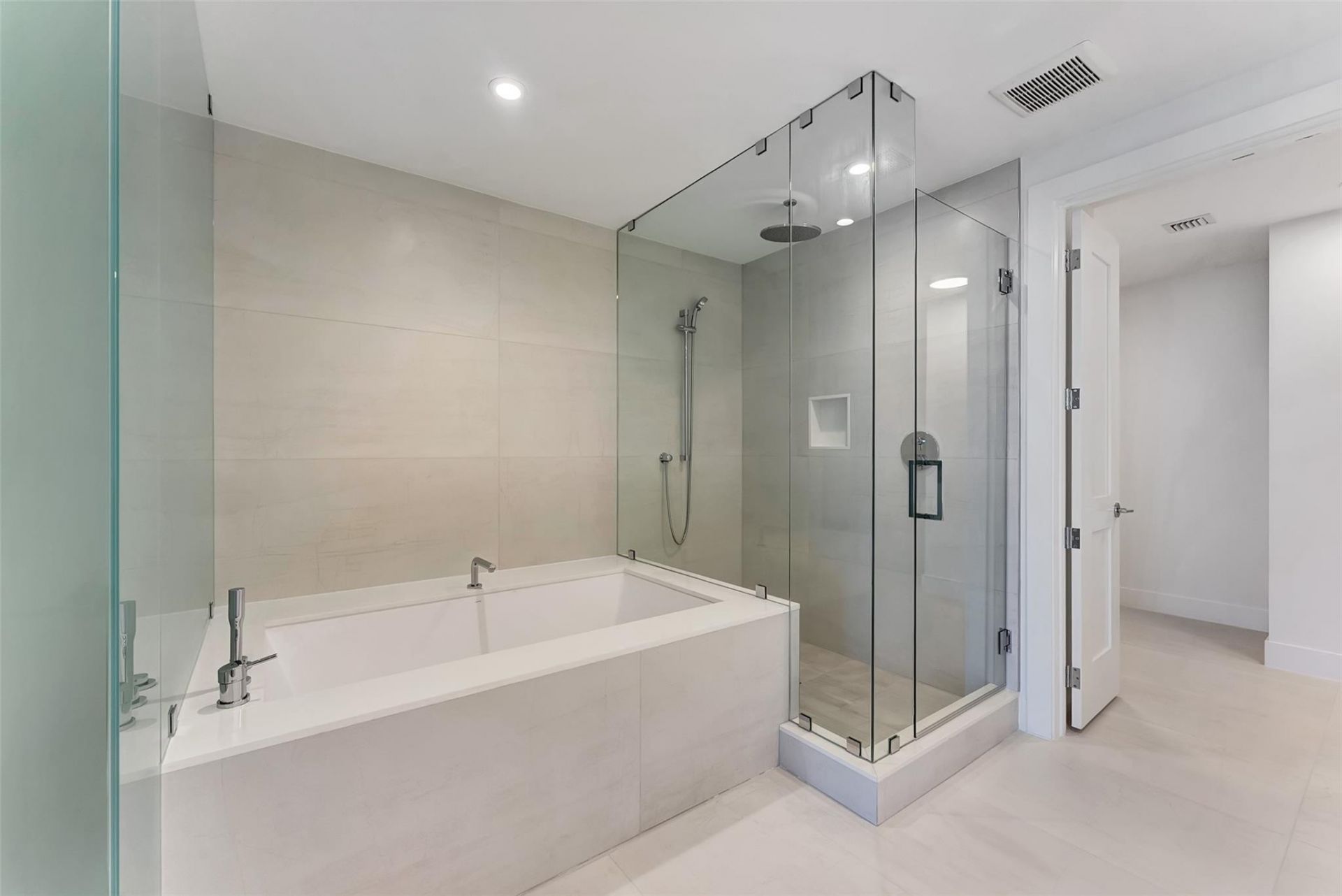 151 N Seabreeeze Boulevard, Unit 504, Fort Lauderdale, FL 33304 Photo