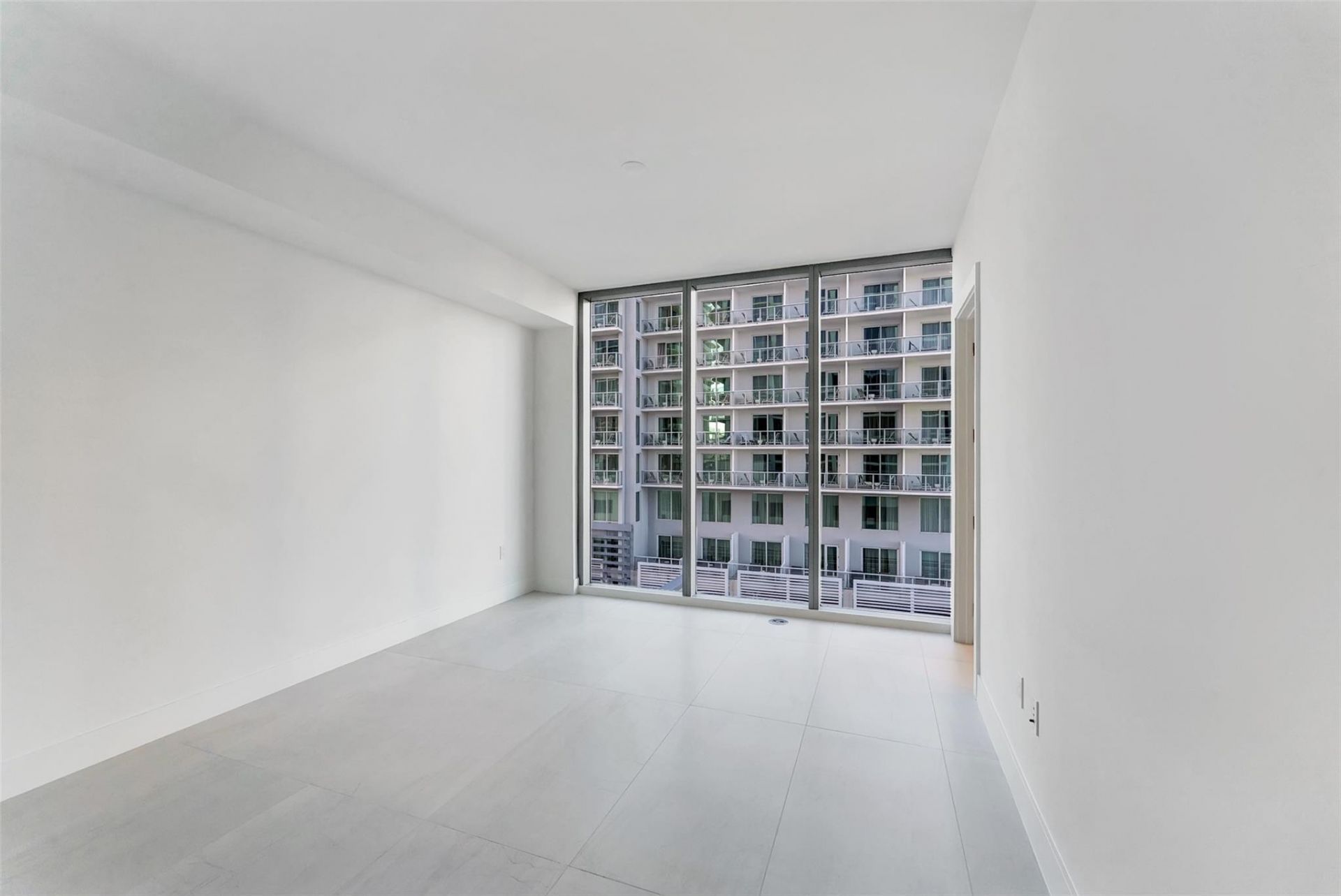 151 N Seabreeeze Boulevard, Unit 504, Fort Lauderdale, FL 33304 Photo