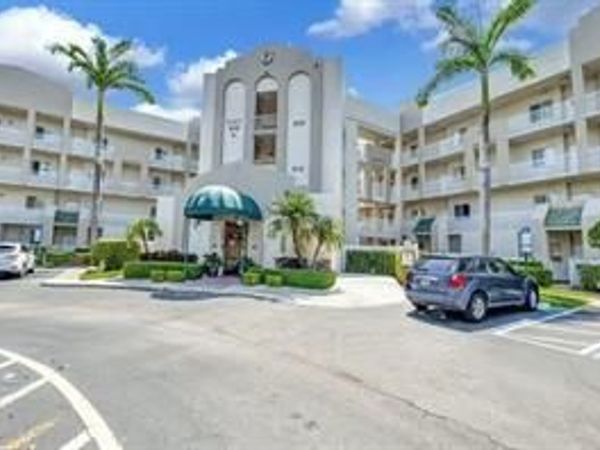 7727 Southampton Terrace Terrace, Unit 404, Tamarac, FL 33321