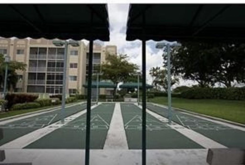 7727 Southampton Terrace Terrace, Unit 404, Tamarac, FL 33321 Photo
