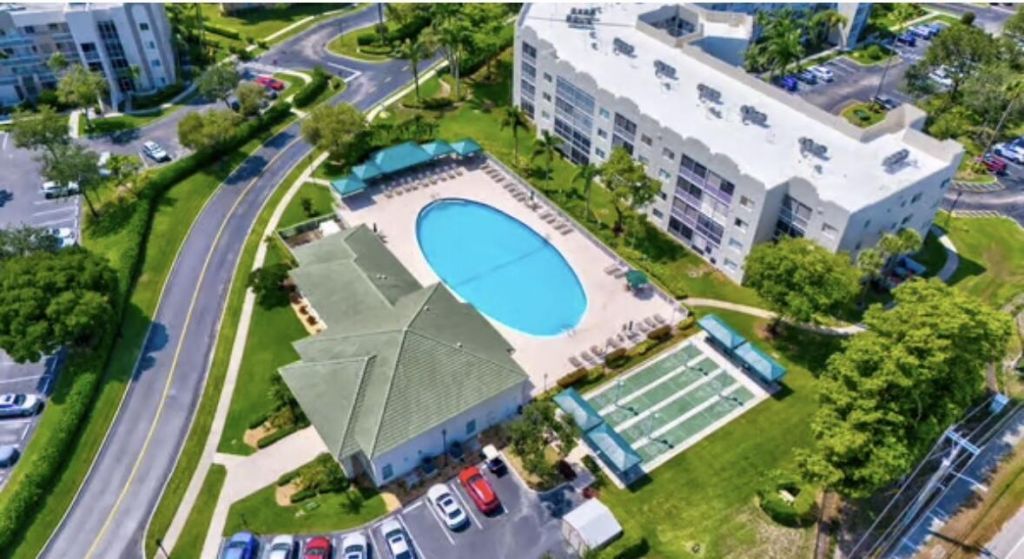 7727 Southampton Terrace Terrace, Unit 404, Tamarac, FL 33321 Photo