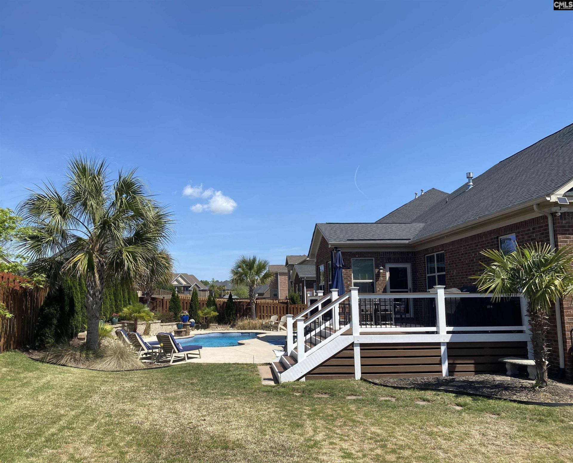 208 Heddon Drive  Photo 4