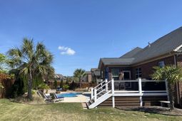 208 Heddon Drive  photo 4