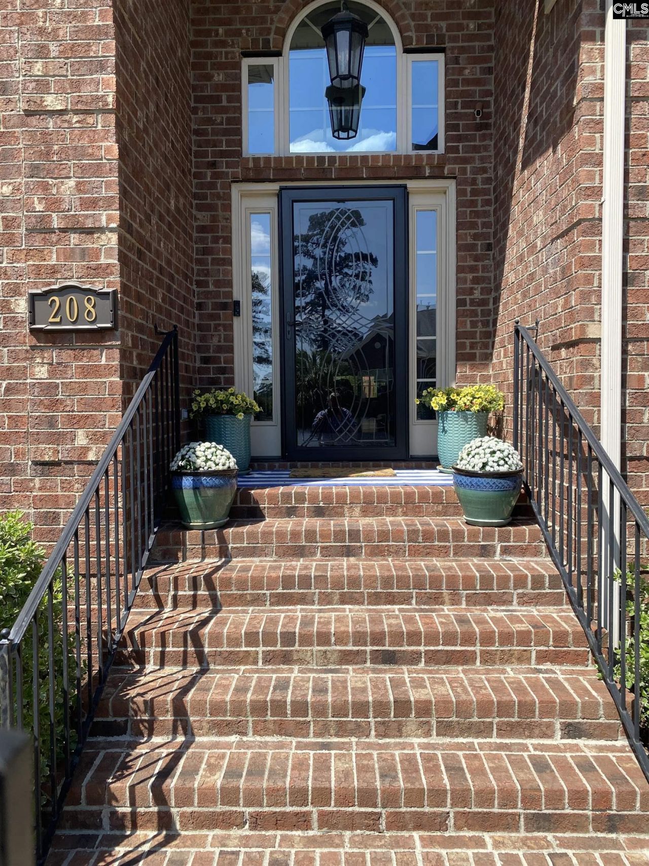 208 Heddon Drive  Photo 6