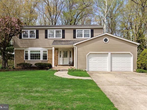 725 CORNWALLIS DRIVE, MOUNT LAUREL, NJ 08054