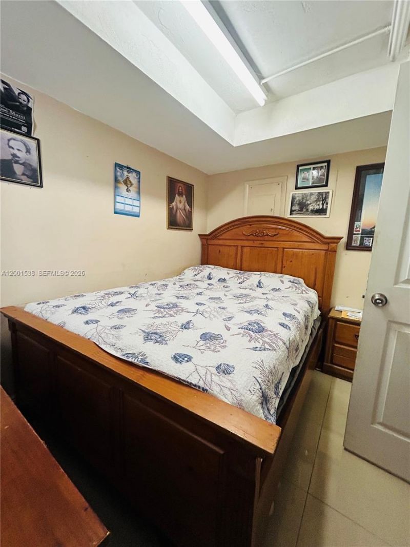 1589 W 73rd St, Hialeah, FL 33014 Photo