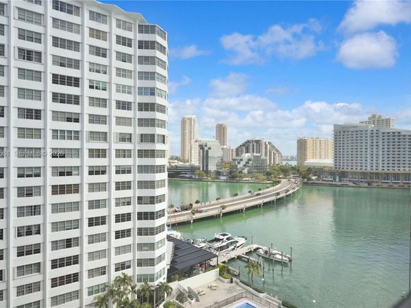 905 Brickell Bay Dr, Unit 1121, Miami, FL 33131