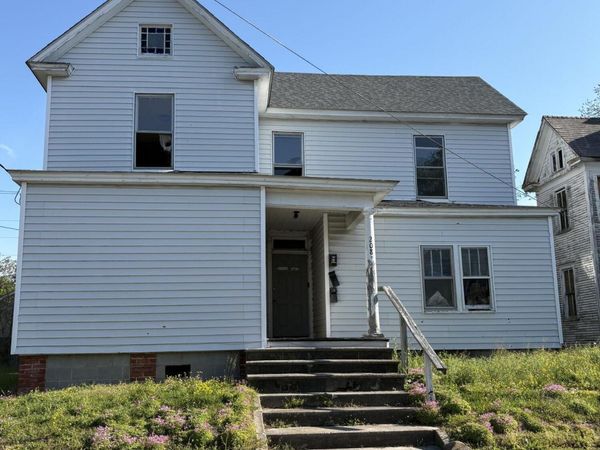 208 W Burgess Street, Elizabeth City, NC 27909