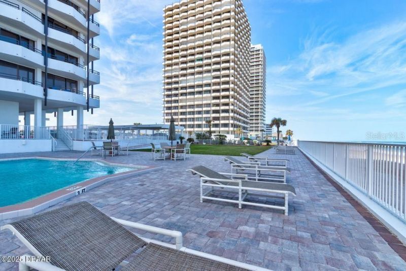 2828 N Atlantic Avenue, Unit 303, Daytona Beach, FL 32118 Photo