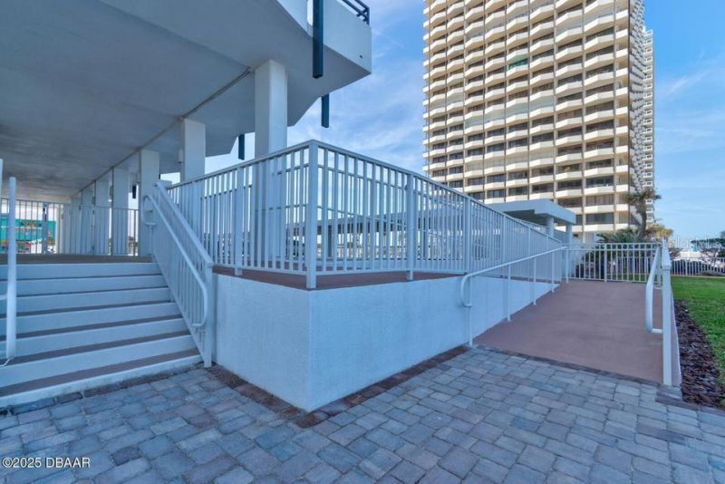 2828 N Atlantic Avenue, Unit 303, Daytona Beach, FL 32118 Photo