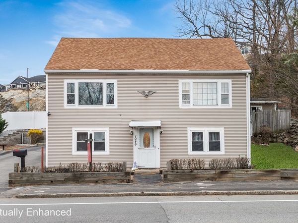 1046 Main St, Woburn, MA 01801
