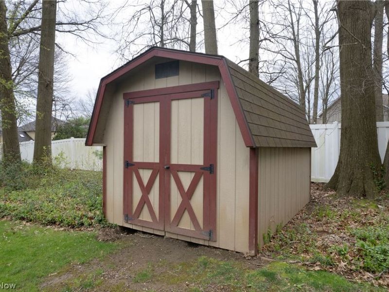 251 S Hametown Road, Akron, OH 44321 Photo 12