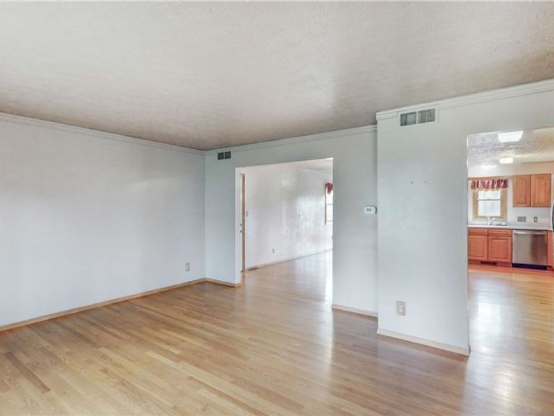 251 S Hametown Road, Akron, OH 44321 Photo 13