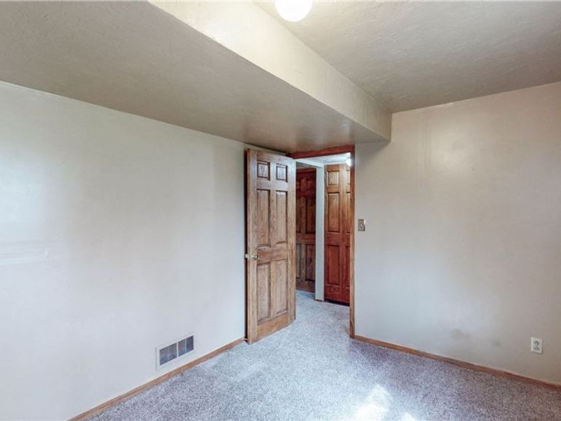 251 S Hametown Road, Akron, OH 44321 Photo 36