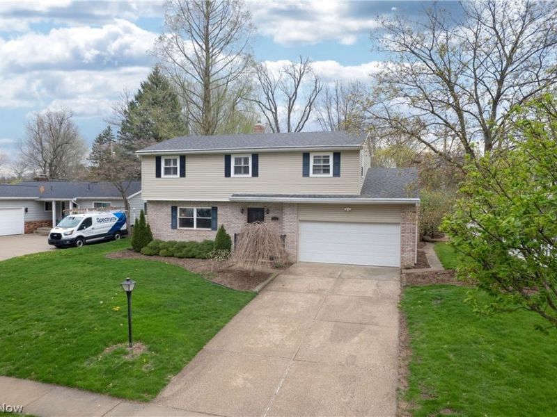 215 Grayling Drive, Fairlawn, OH 44333 Photo 3