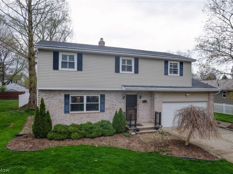 215 Grayling Drive, Fairlawn, OH 44333 Photo 4