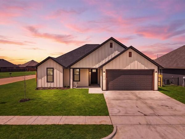 948 Huckleberry Lane, Tolar, TX 76476