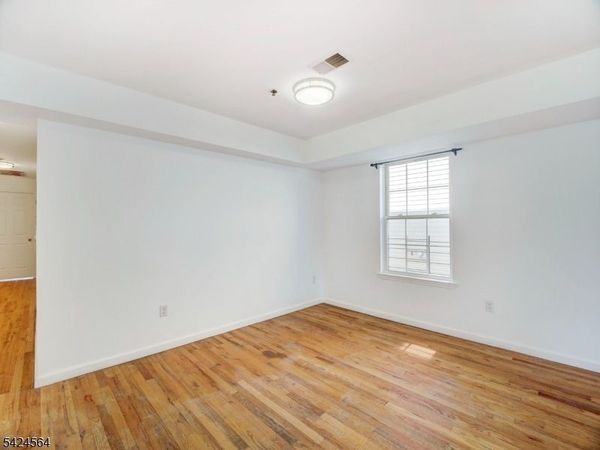 54 Bragaw Ave, Newark, NJ 07112