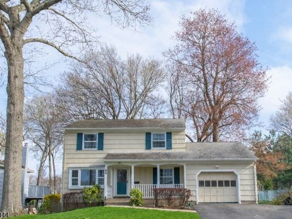 89 Sykes Ave, Livingston, NJ 07039