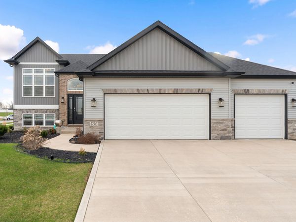 2729 W 83rd Avenue, Merrillville, IN 46410