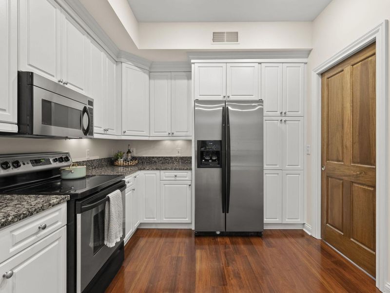 5745 Newbank Circle , Unit 202, Dublin, OH 43017 Photo 11