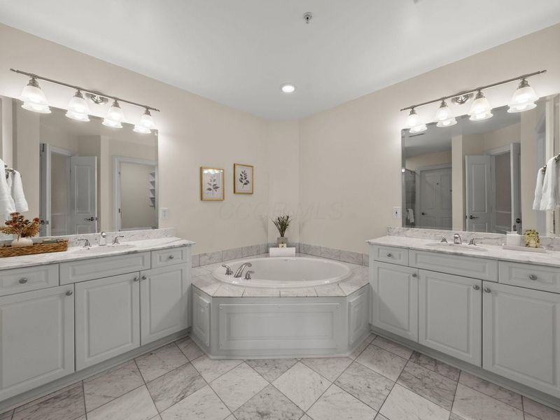 5745 Newbank Circle, Unit 202, Dublin, OH 43017 Photo 13
