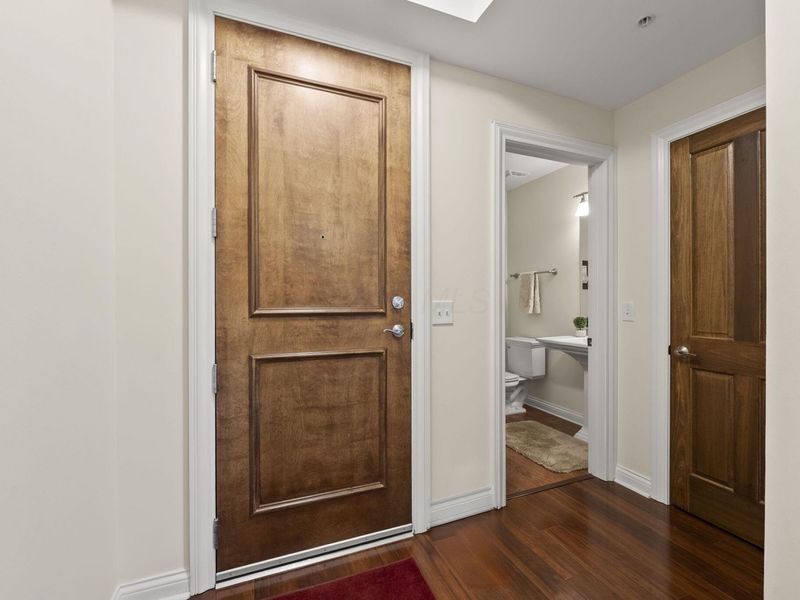 5745 Newbank Circle , Unit 202, Dublin, OH 43017 Photo 5