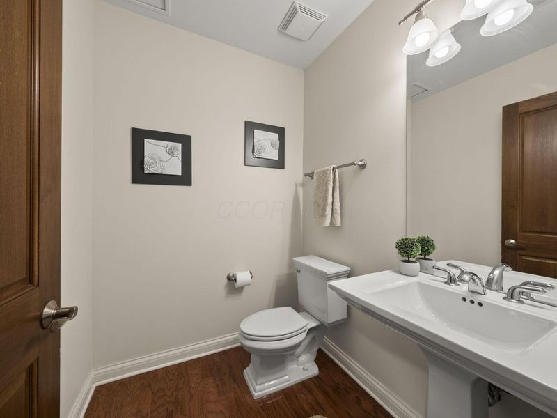5745 Newbank Circle, Unit 202, Dublin, OH 43017 Photo 6