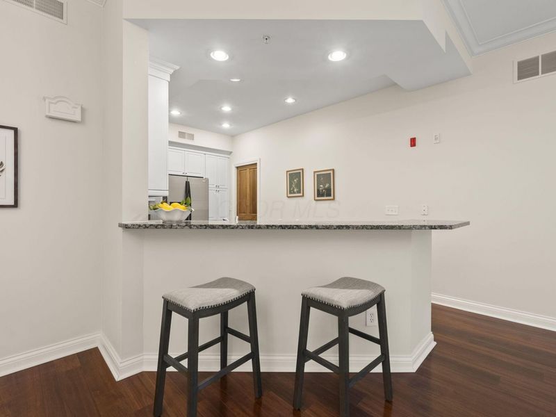 5745 Newbank Circle , Unit 202, Dublin, OH 43017 Photo 8