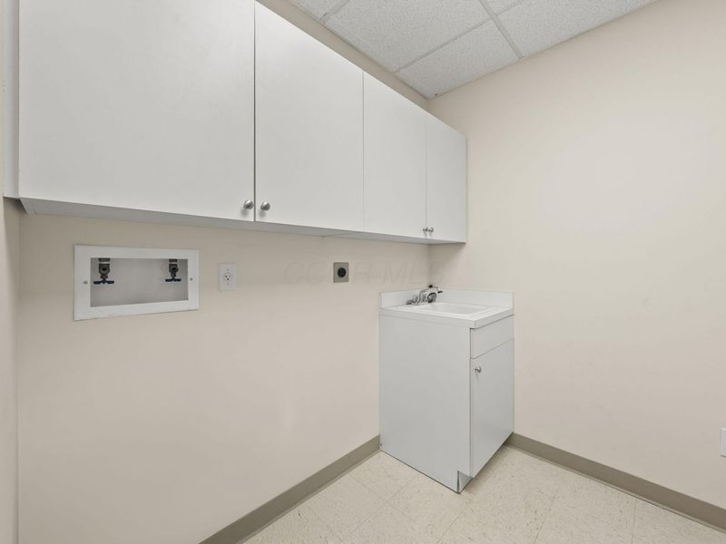 5745 Newbank Circle, Unit 202, Dublin, OH 43017 Photo 9