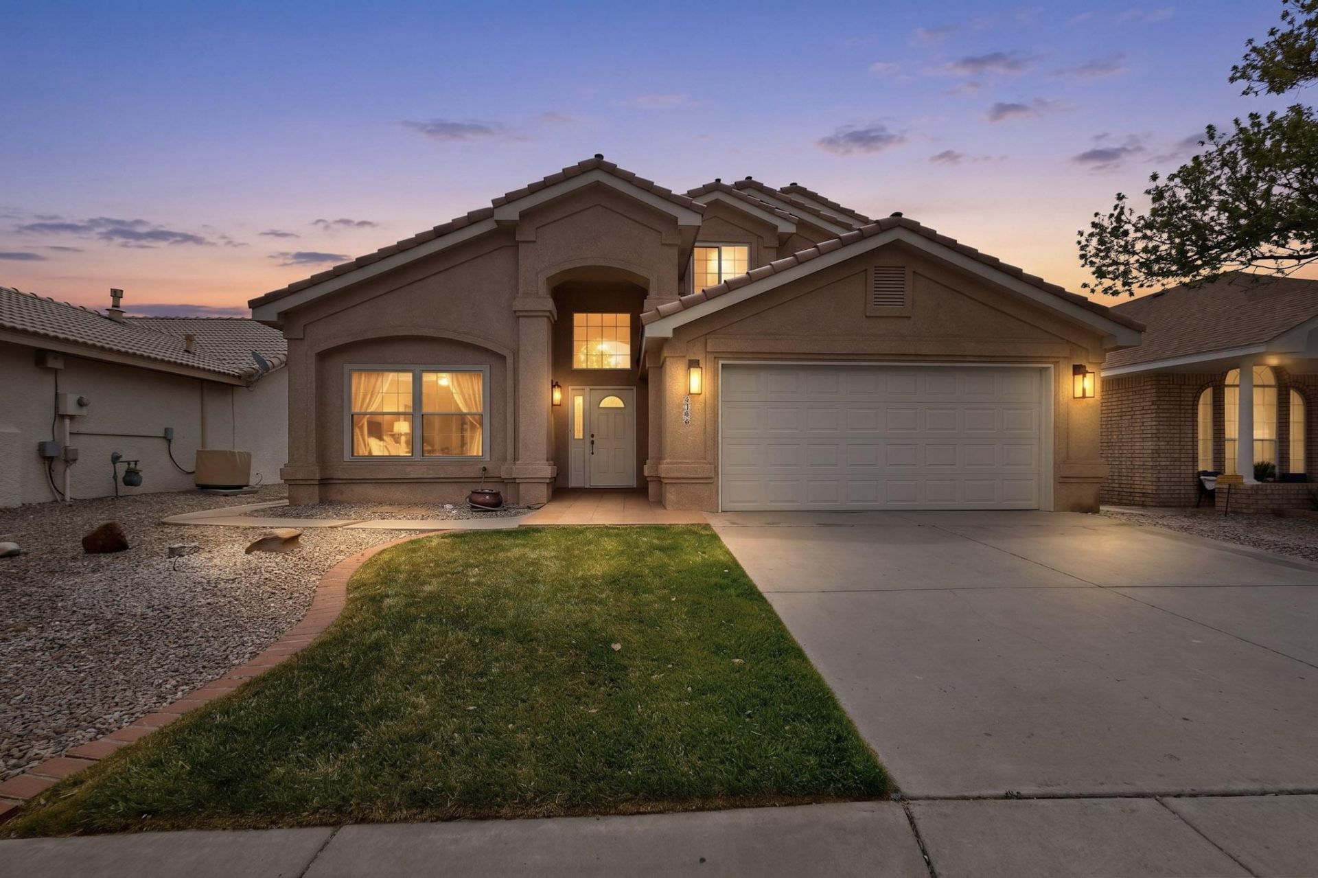 916 Tony Sanchez Drive Se, Albuquerque, NM 87123 Main Photo