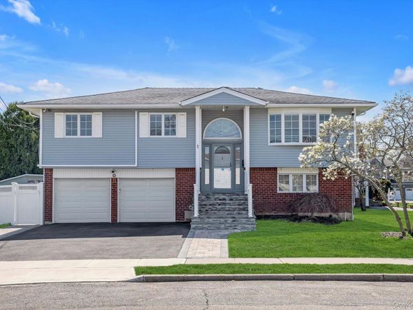 1 Sterling Court , Plainview, NY 11803