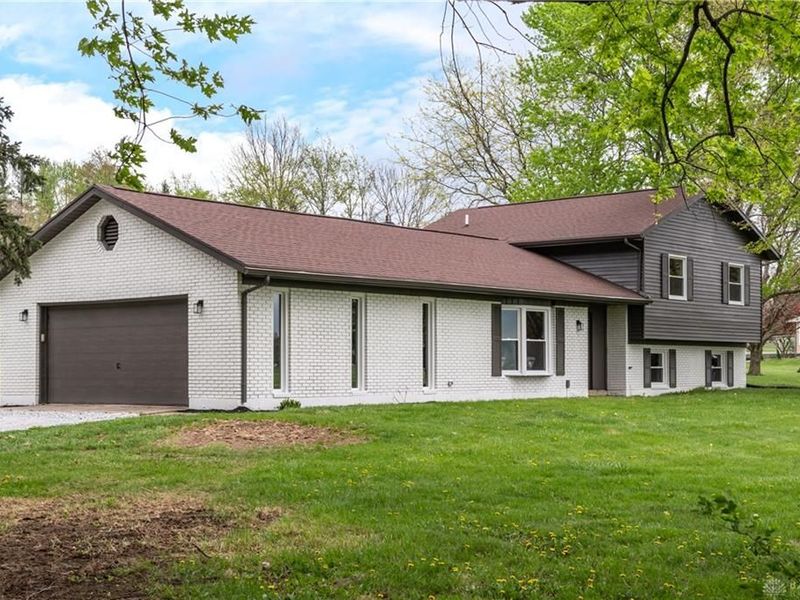 5775 E Casstown Clark Road, Casstown, OH 45312 Photo 4