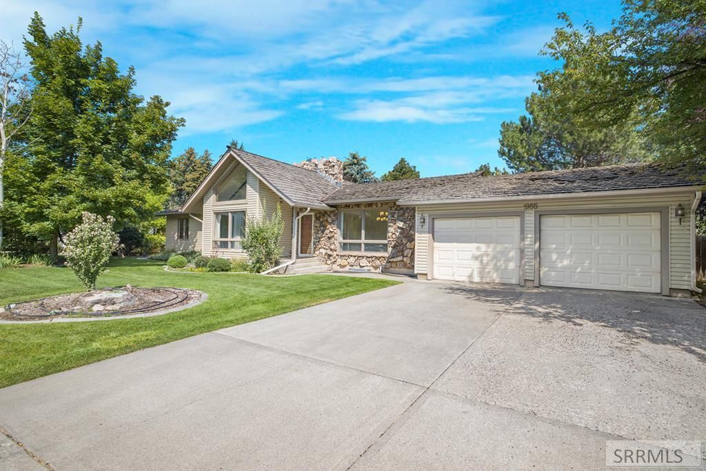 1955 E 25th Street, Idaho Falls, ID 83404 Main Photo