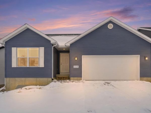 2814 Autumn Woods Drive, Cedar Falls, IA 50613