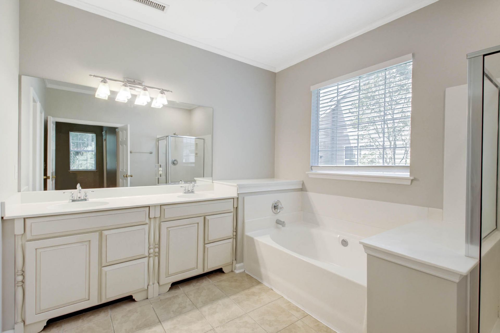 6040 Fieldstone Circle Photo 18