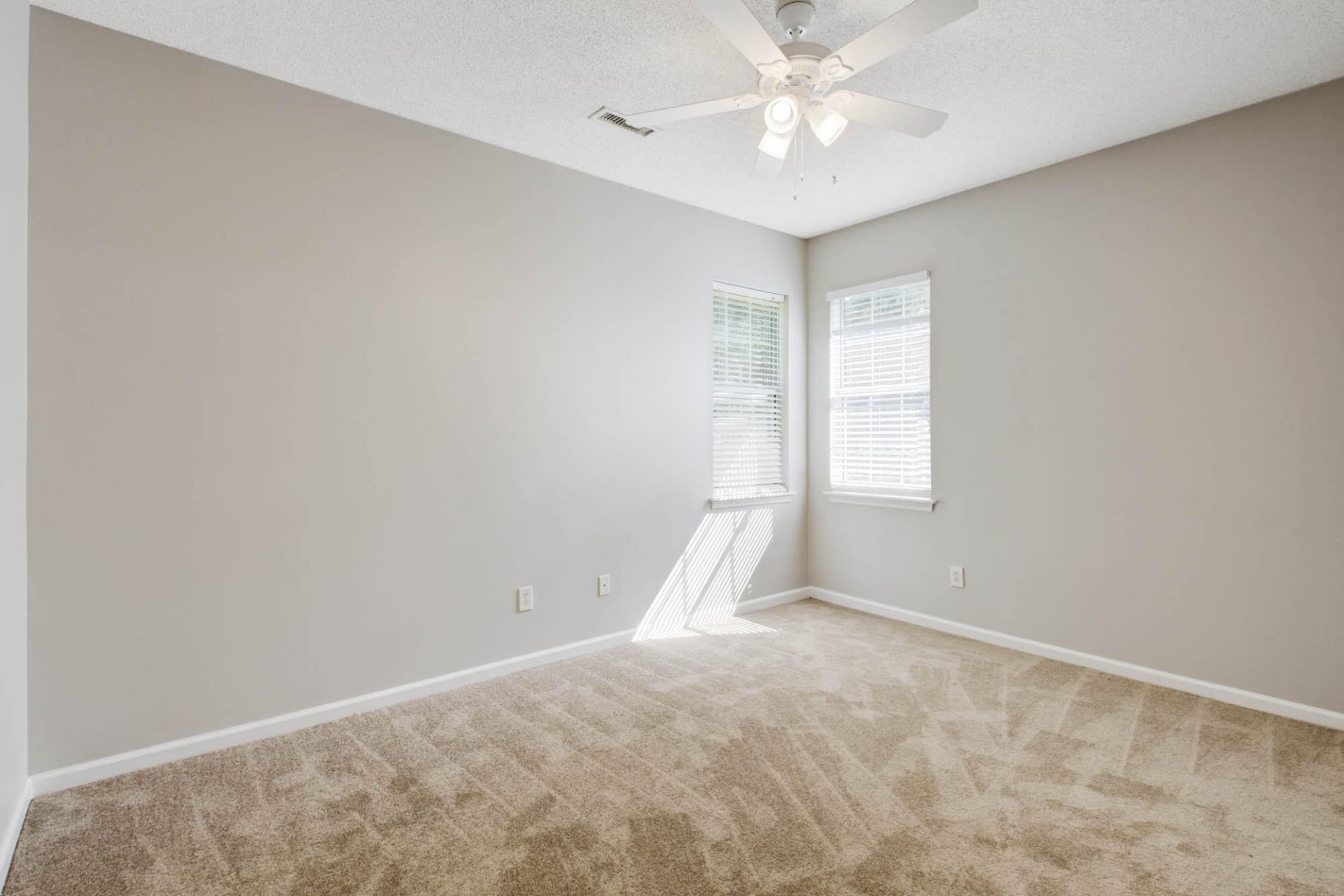 6040 Fieldstone Circle Photo 22