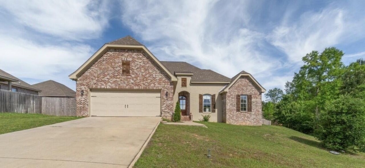 8 Canyon Oak, Hattiesburg, MS 39402 Main Photo