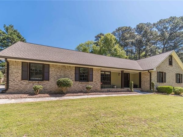 2272 Kimberley Way , Snellville, GA 30078