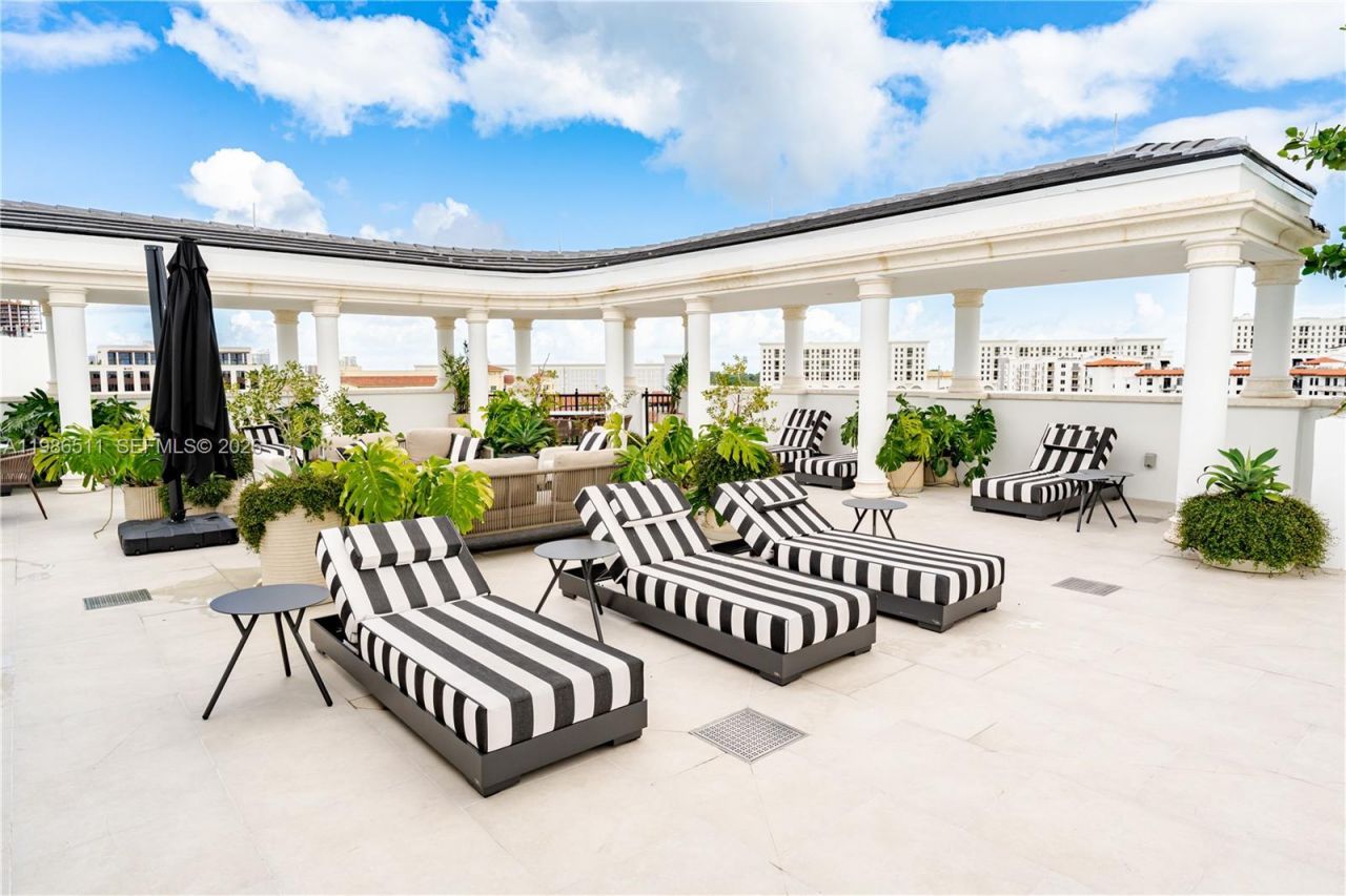 4220 Laguna Street #703, Unit 703, Coral Gables, FL 33146 Photo